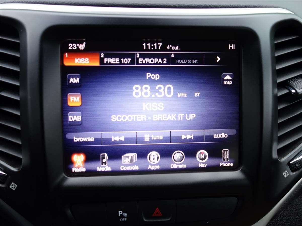 2017 Jeep Cherokee - 37