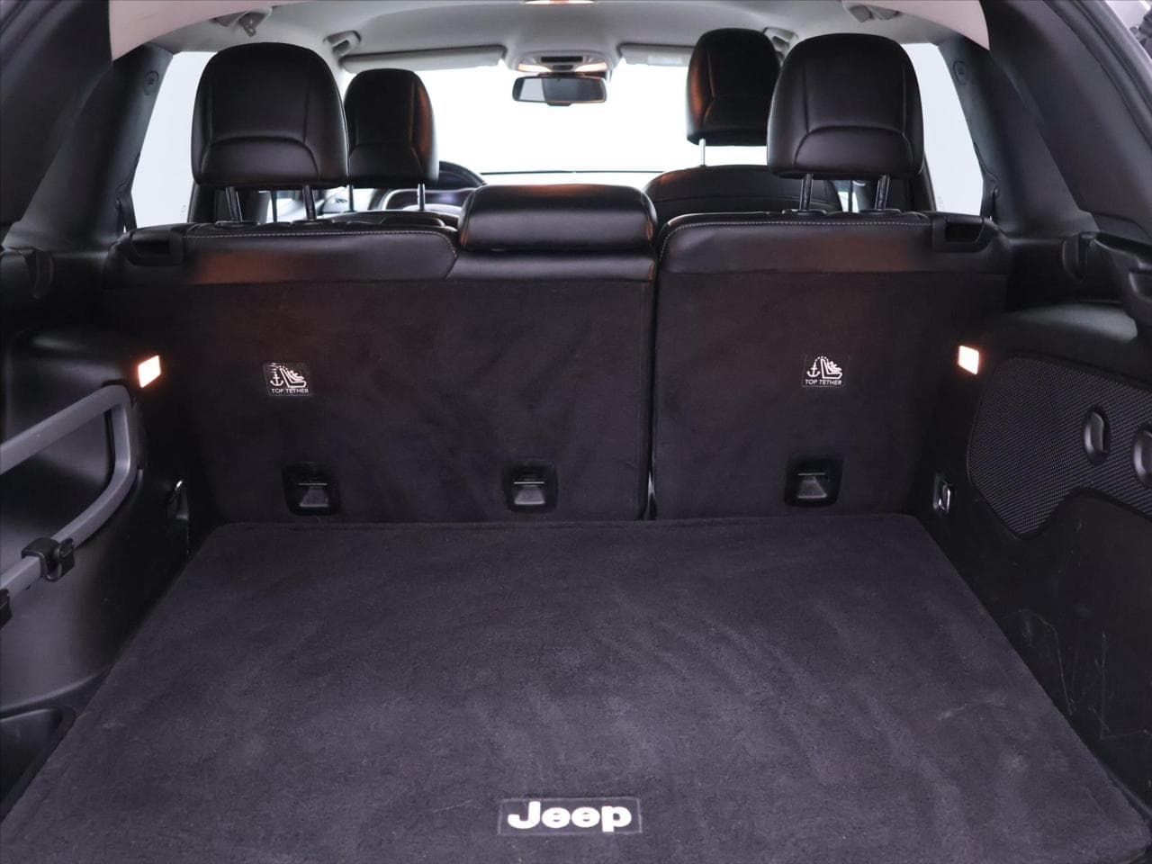 2017 Jeep CHEROKEE - 17