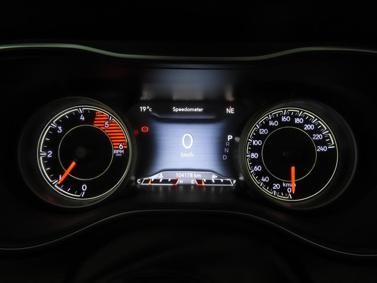 2019 Jeep CHEROKEE - 21