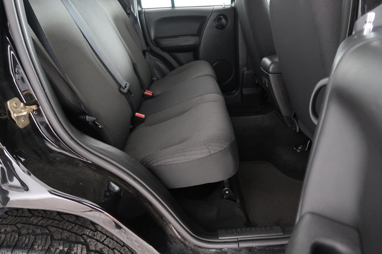 2003 Jeep CHEROKEE - 25