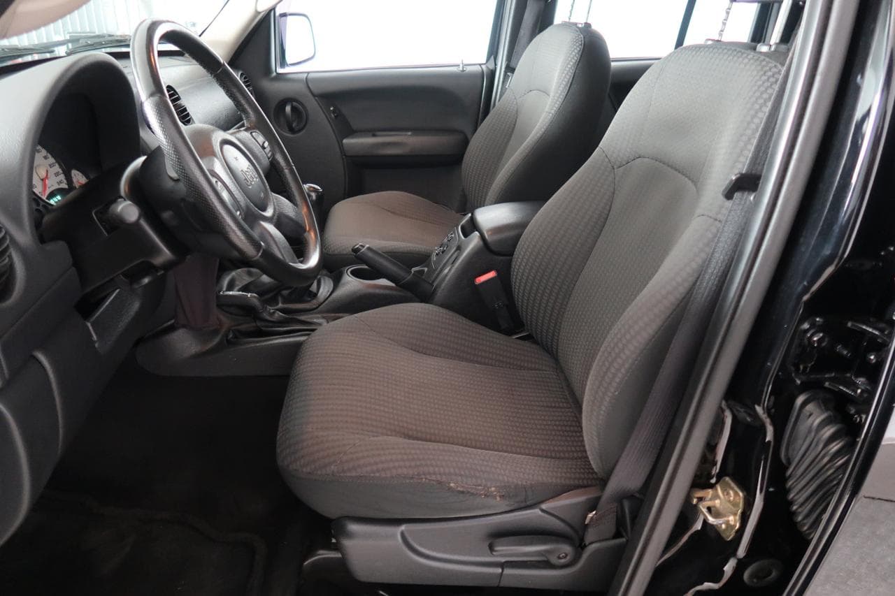 2003 Jeep CHEROKEE - 30