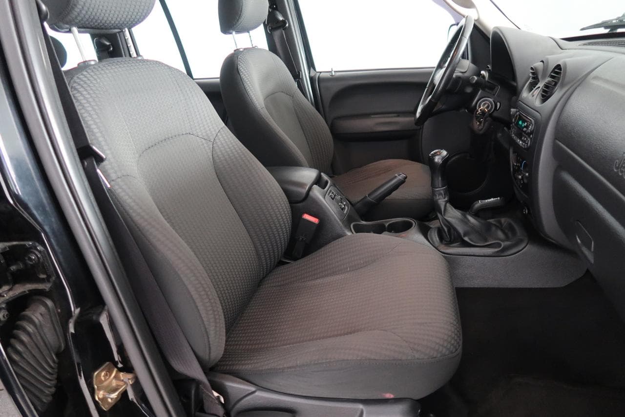 2003 Jeep CHEROKEE - 23