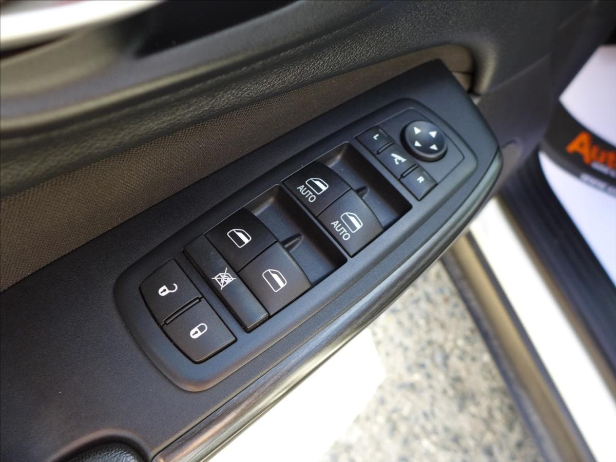 2016 Jeep CHEROKEE - 15