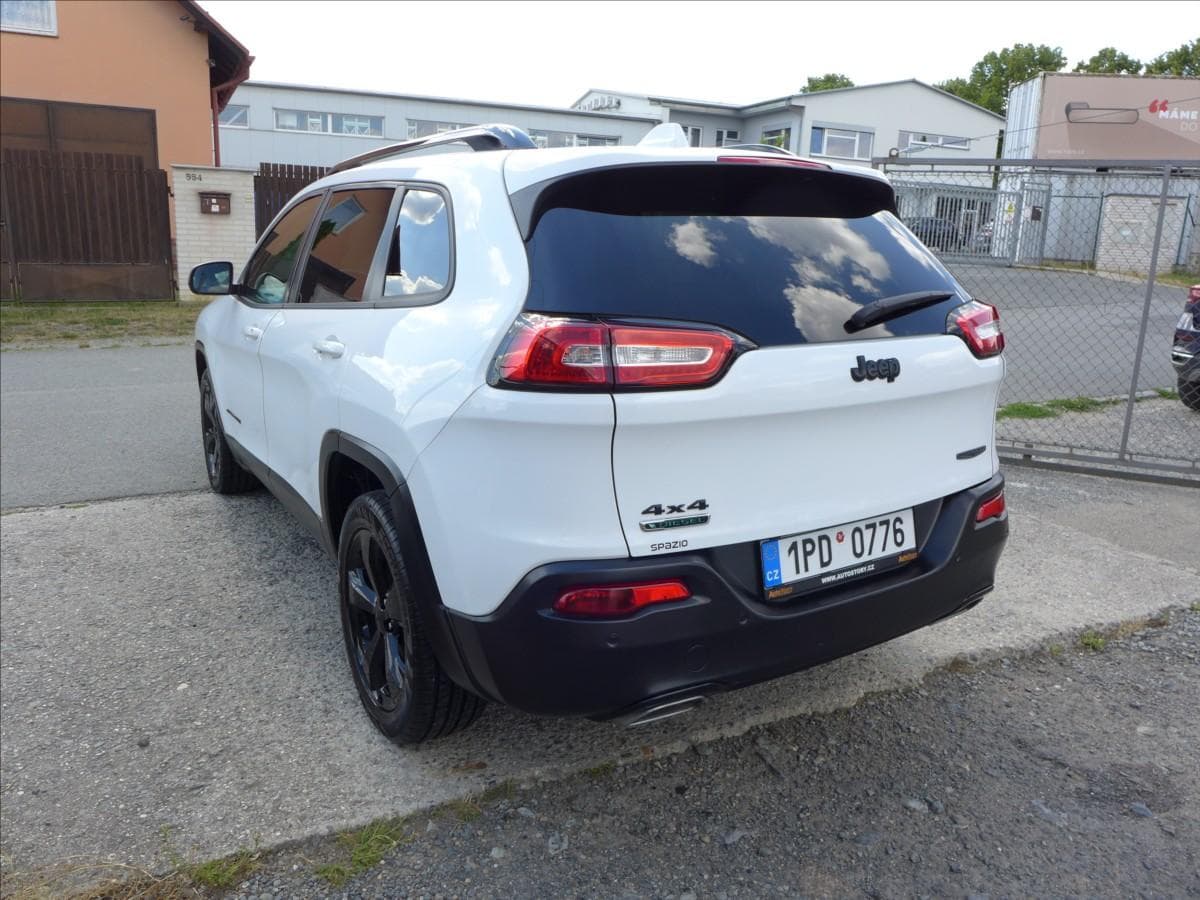 2016 Jeep CHEROKEE - 8
