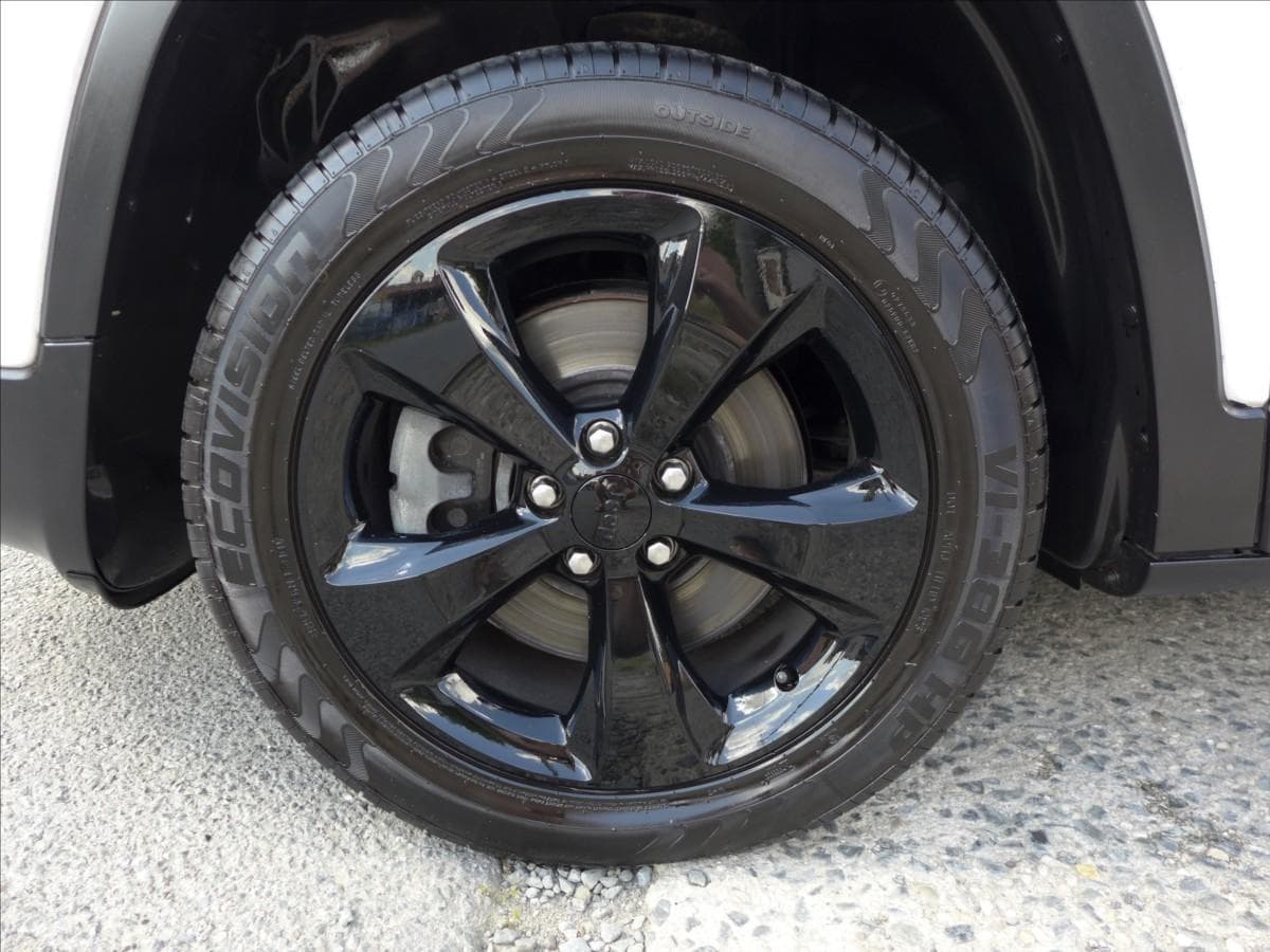 2016 Jeep CHEROKEE - 10