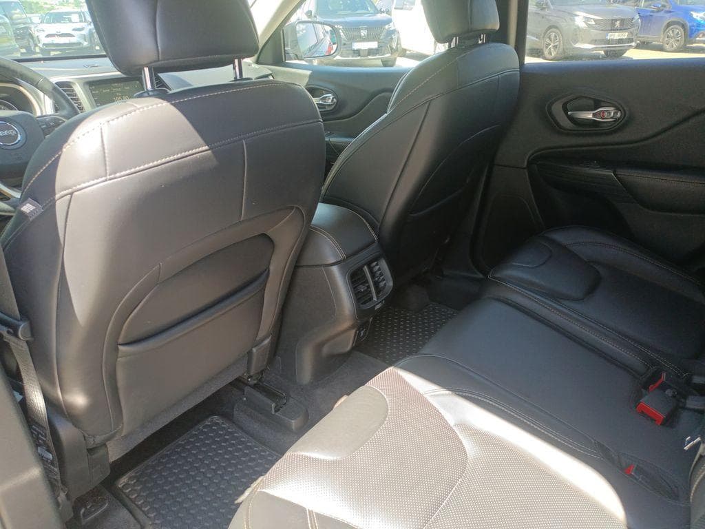 2018 Jeep CHEROKEE - 10