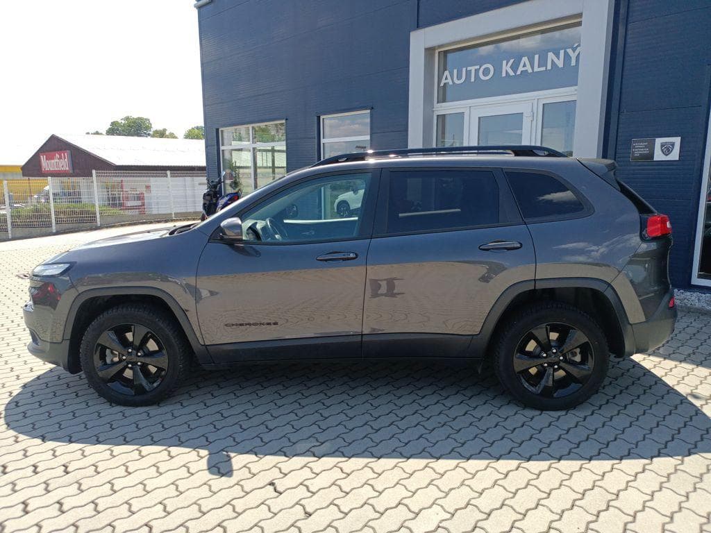 2018 Jeep CHEROKEE - 3