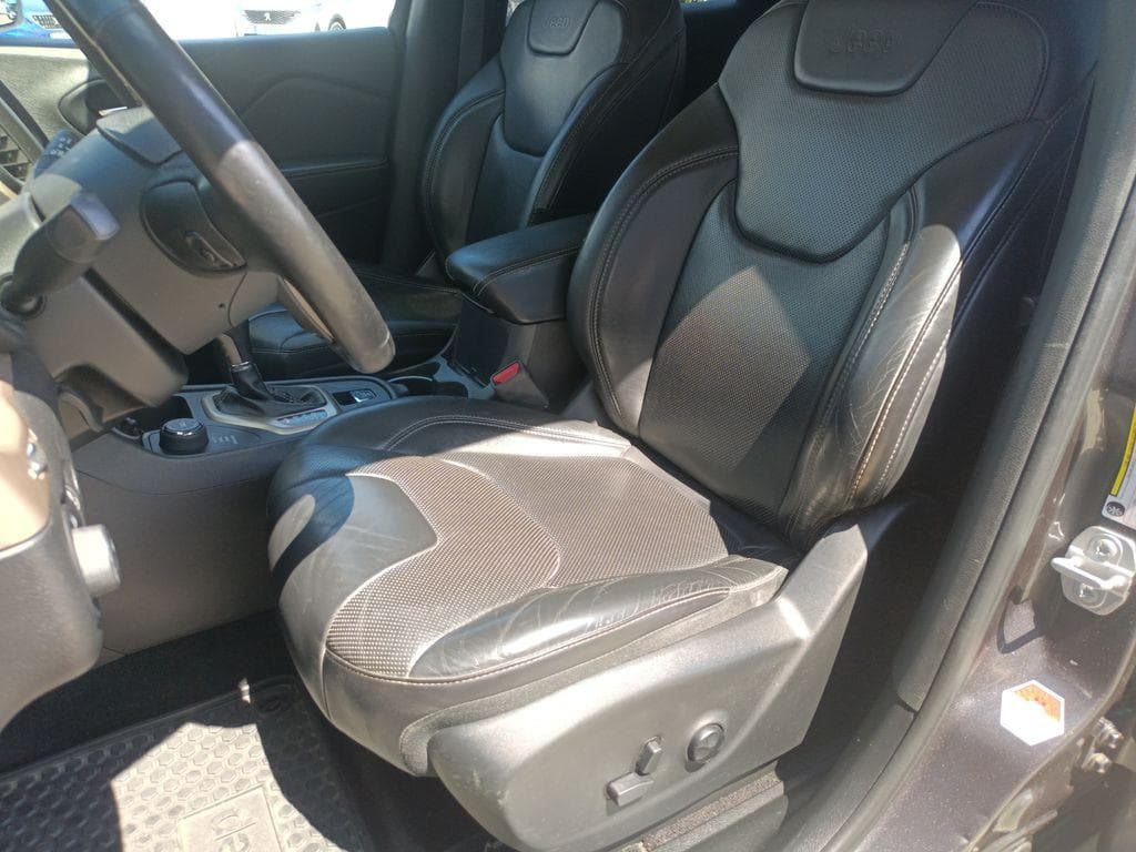 2018 Jeep CHEROKEE - 9