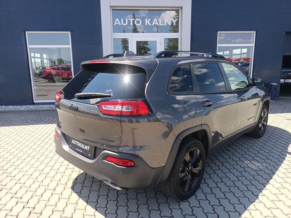 2018 Jeep CHEROKEE - 4