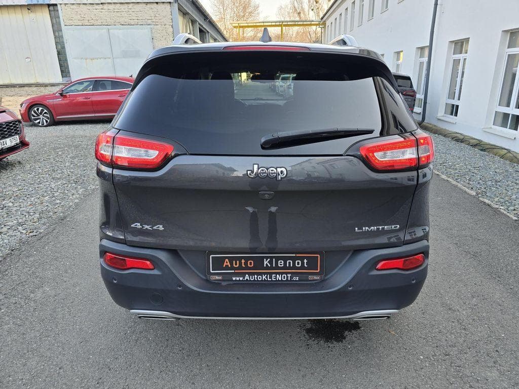 2019 Jeep CHEROKEE - 6