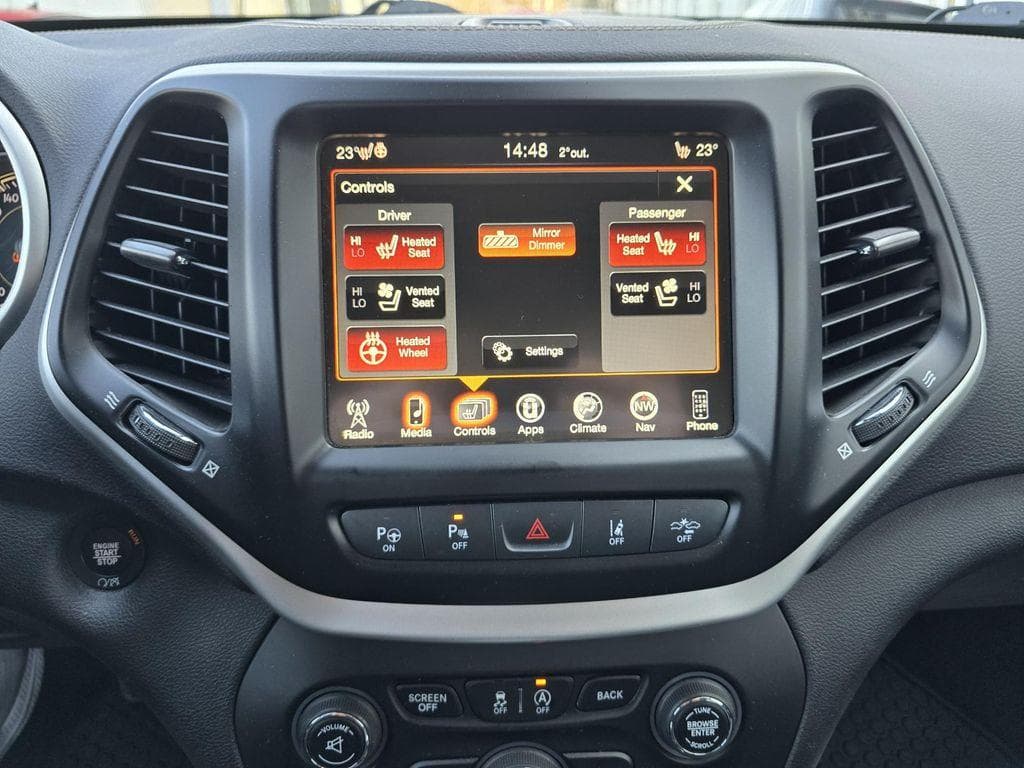 2019 Jeep CHEROKEE - 16