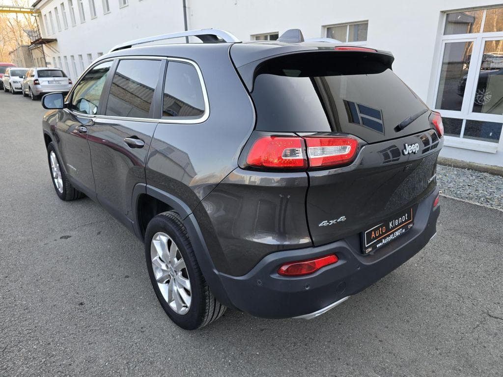 2019 Jeep CHEROKEE - 5