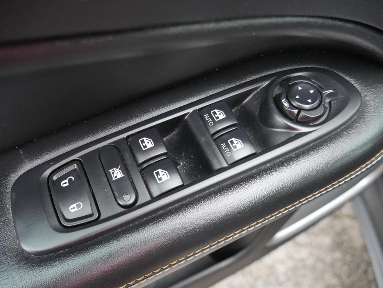 2018 Jeep COMPASS - 16