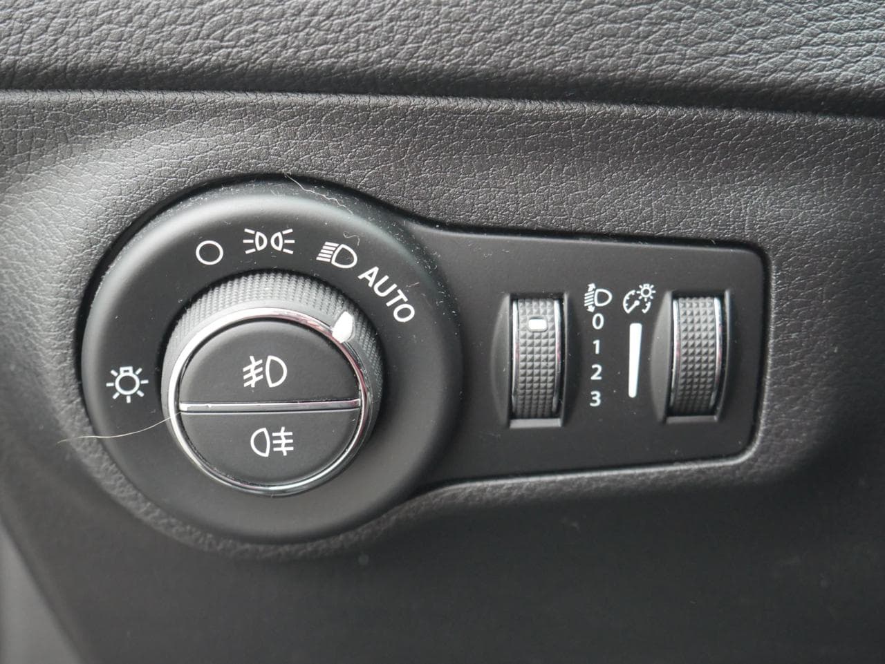 2018 Jeep COMPASS - 17