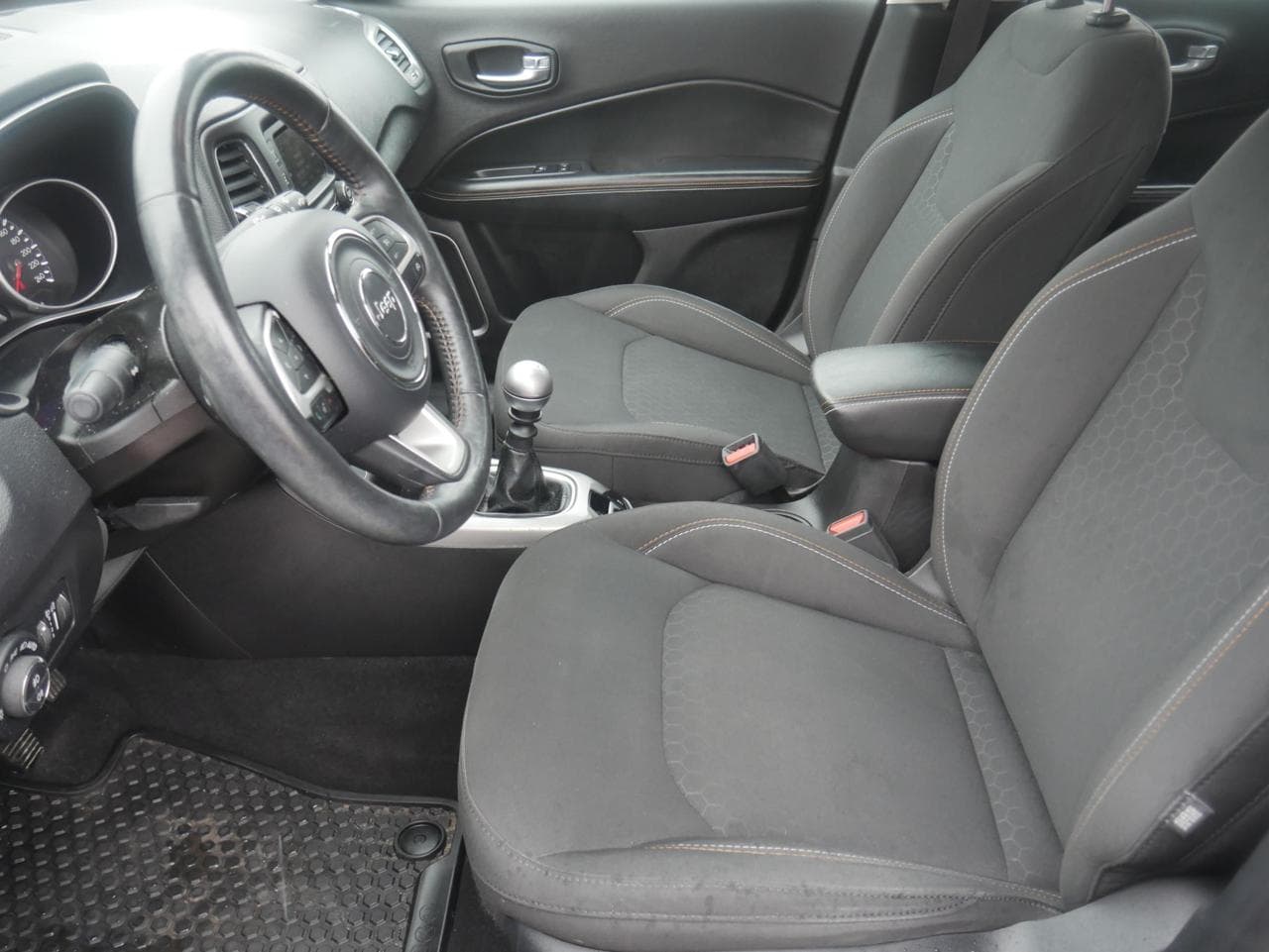 2018 Jeep COMPASS - 9