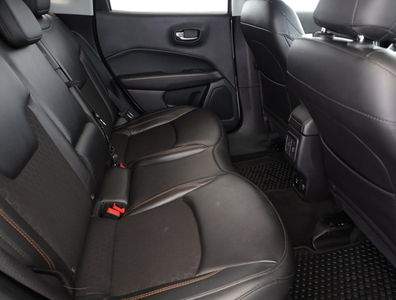 2020 Jeep Compass - 11