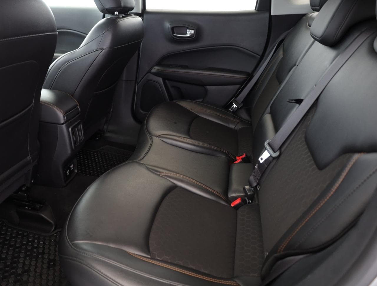 2020 Jeep Compass - 12