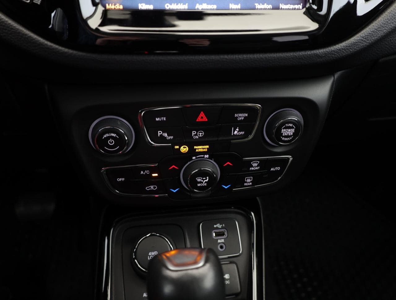 2020 Jeep Compass - 16