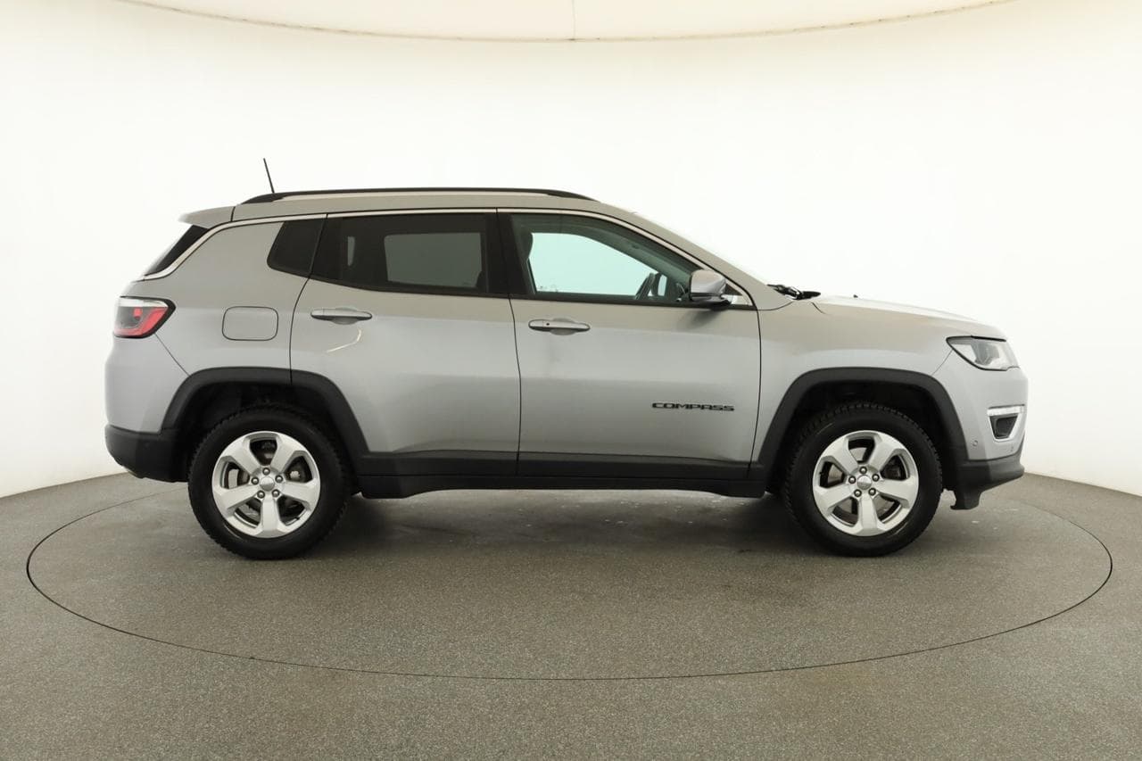 2020 Jeep Compass - 8