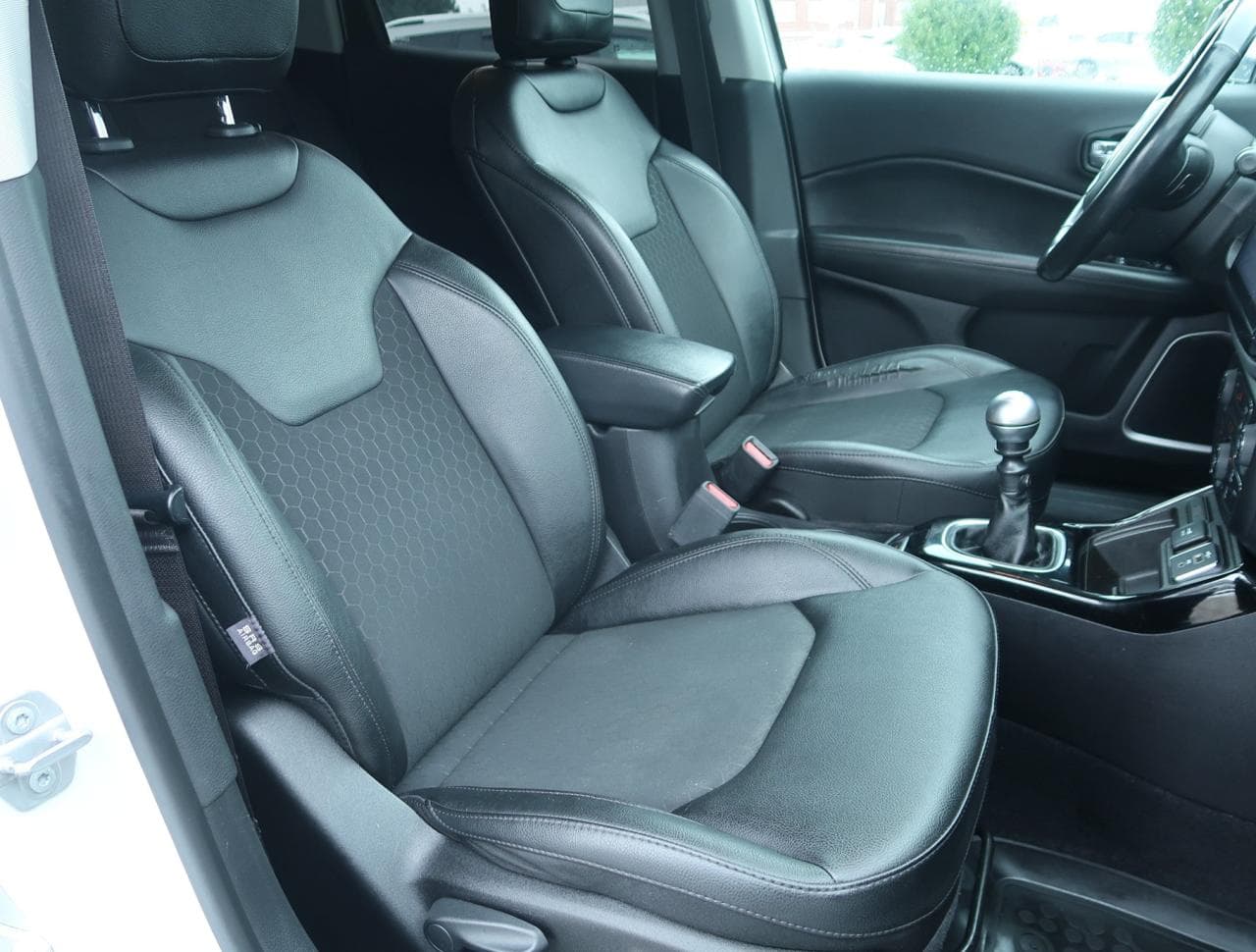 2020 Jeep COMPASS - 12