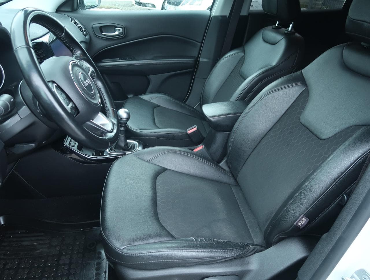 2020 Jeep COMPASS - 16