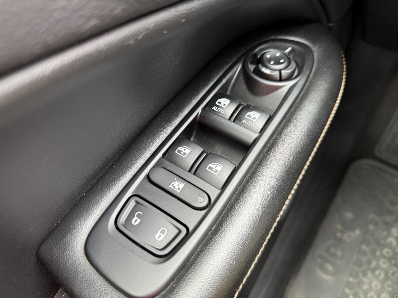 2018 Jeep COMPASS - 11