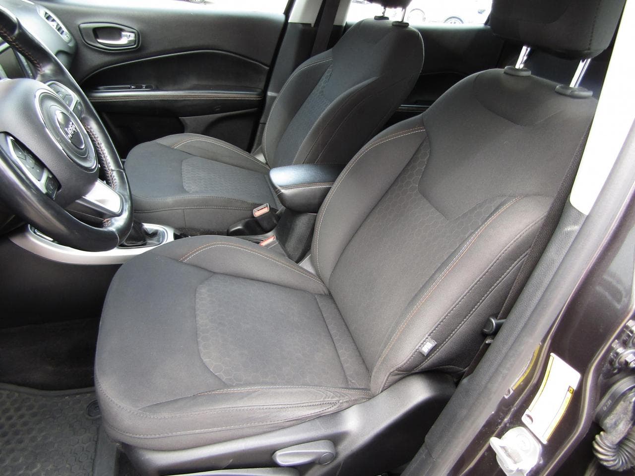 2018 Jeep COMPASS - 9