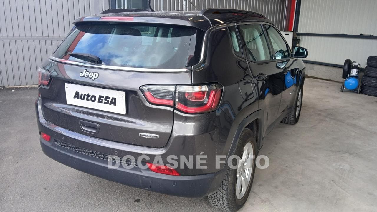 2018 Jeep COMPASS - 2