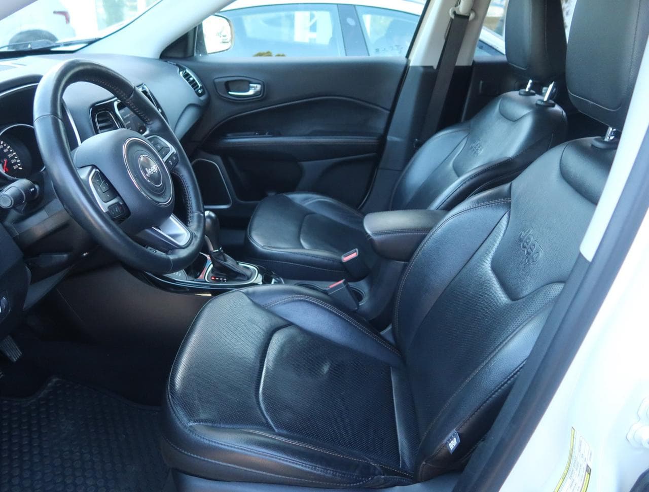 2019 Jeep COMPASS - 14