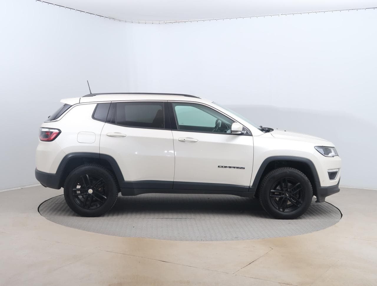 2019 Jeep COMPASS - 8