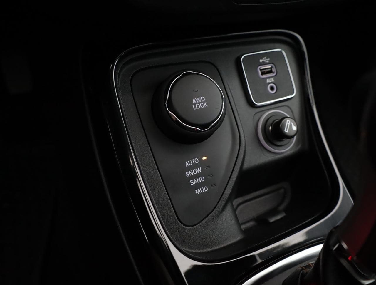 2019 Jeep COMPASS - 26