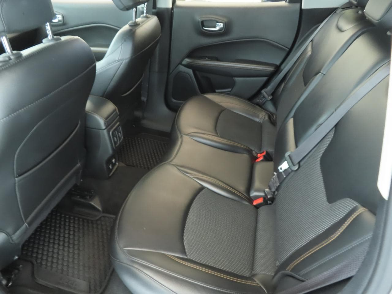 2020 Jeep COMPASS - 27