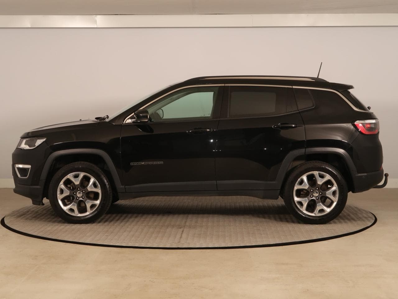 2019 Jeep COMPASS - 4