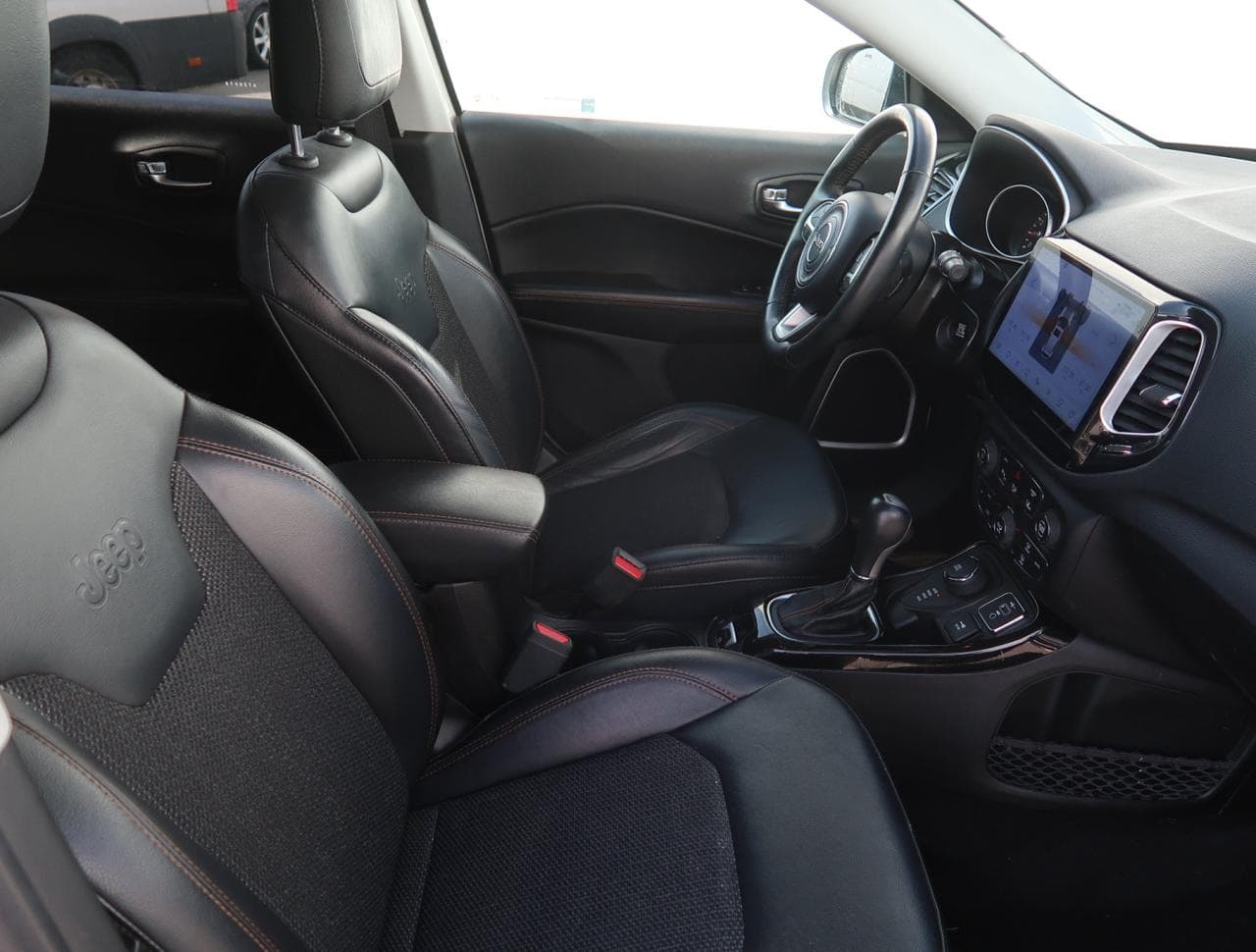2019 Jeep COMPASS - 12
