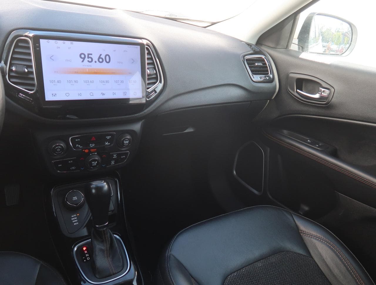 2019 Jeep COMPASS - 11