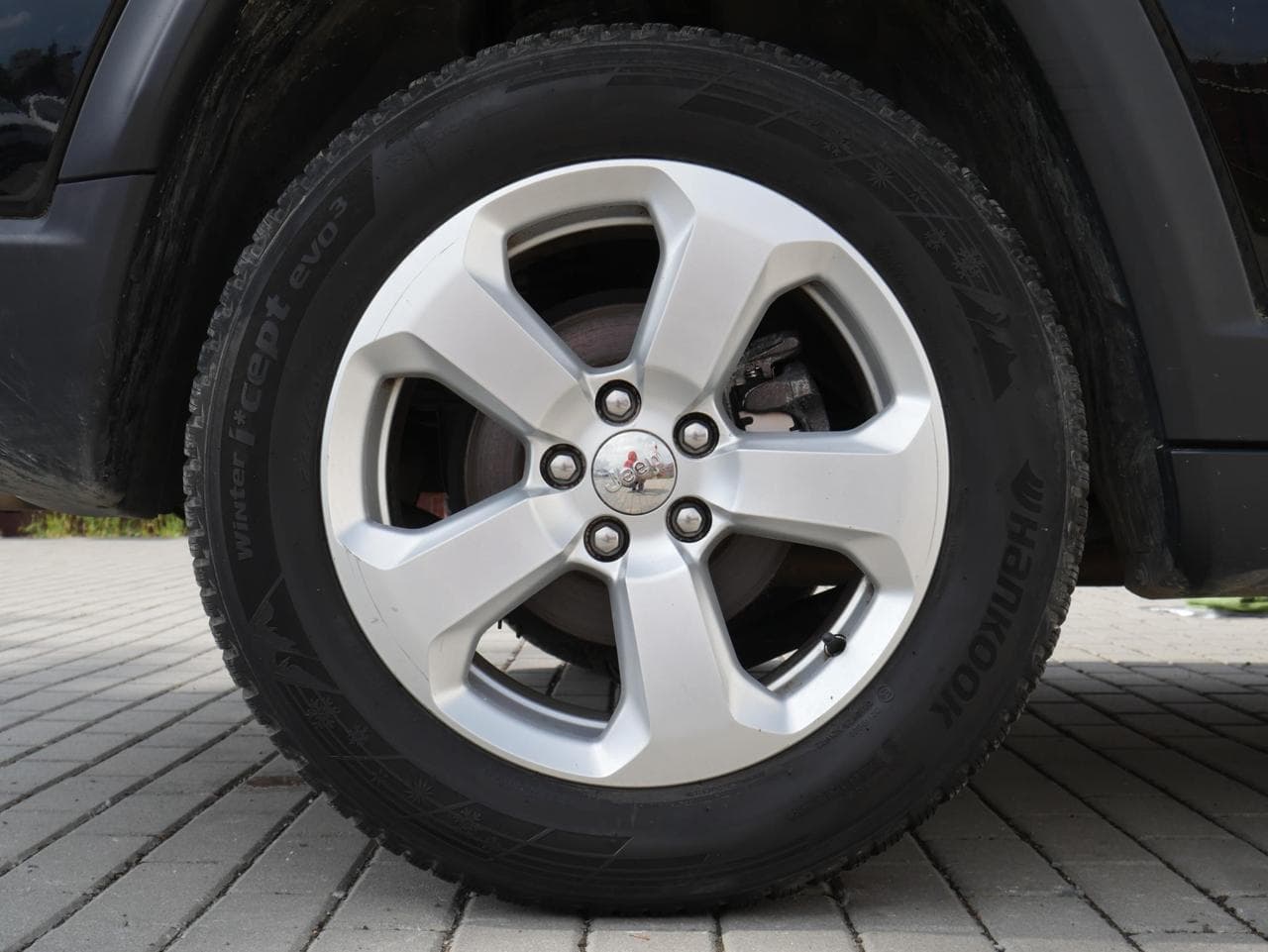 2019 Jeep COMPASS - 32