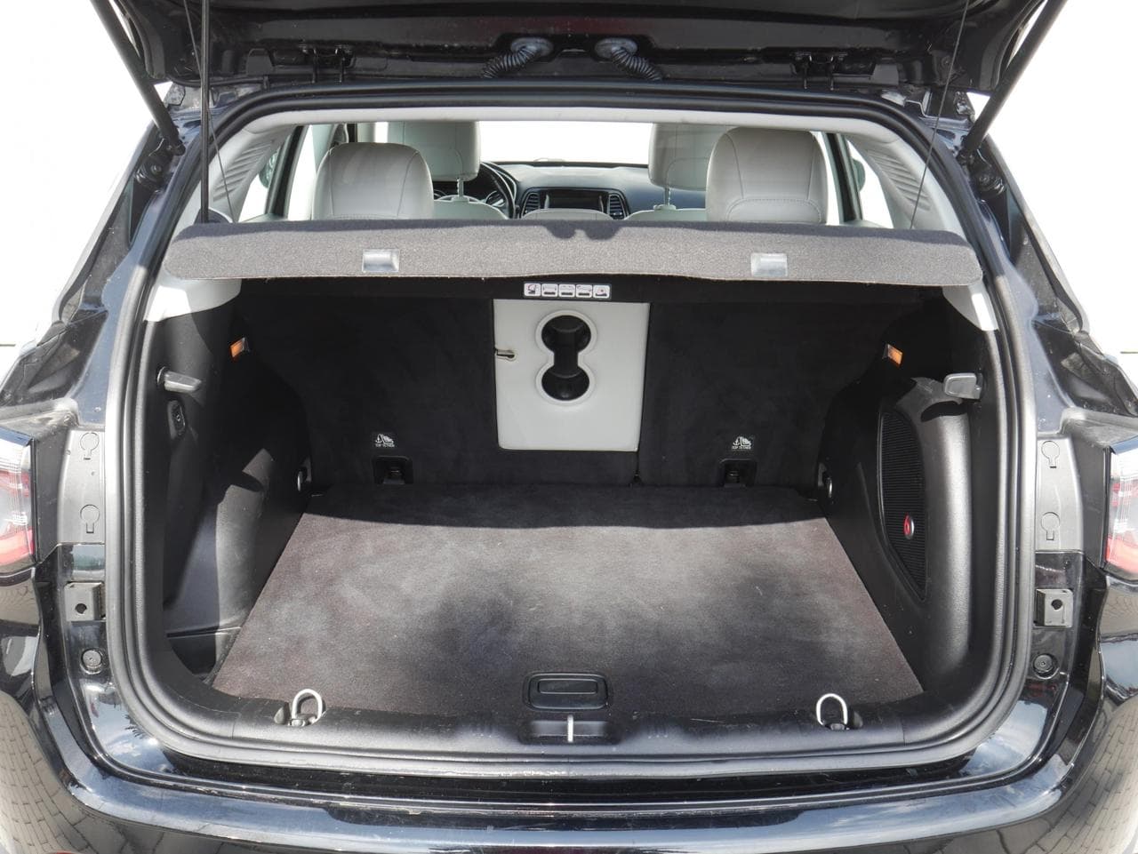2019 Jeep COMPASS - 11