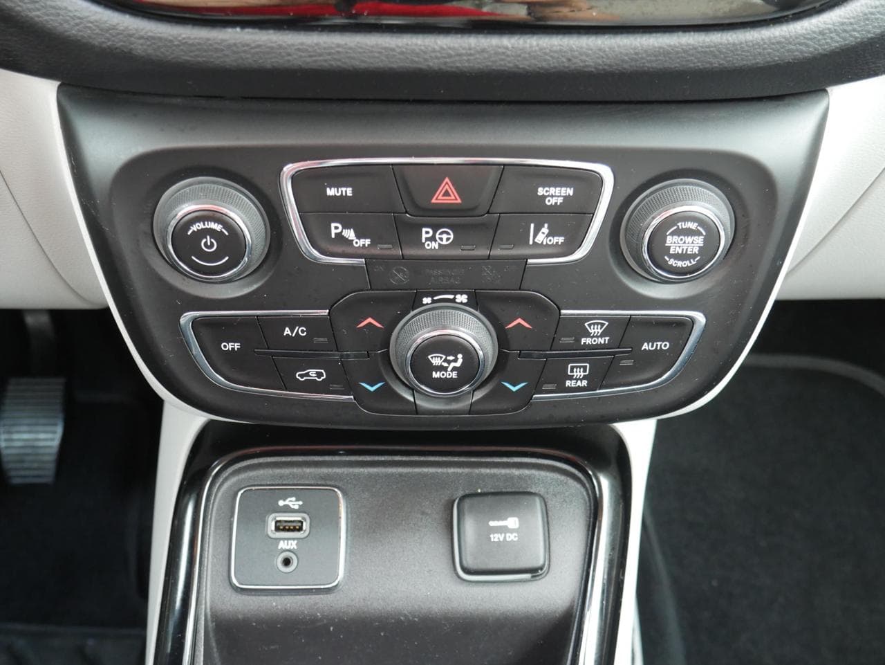 2019 Jeep COMPASS - 25