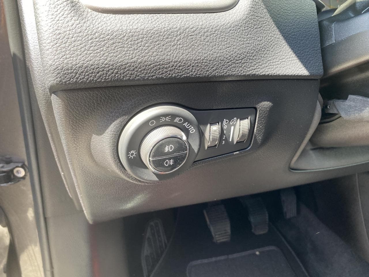 2019 Jeep COMPASS - 14
