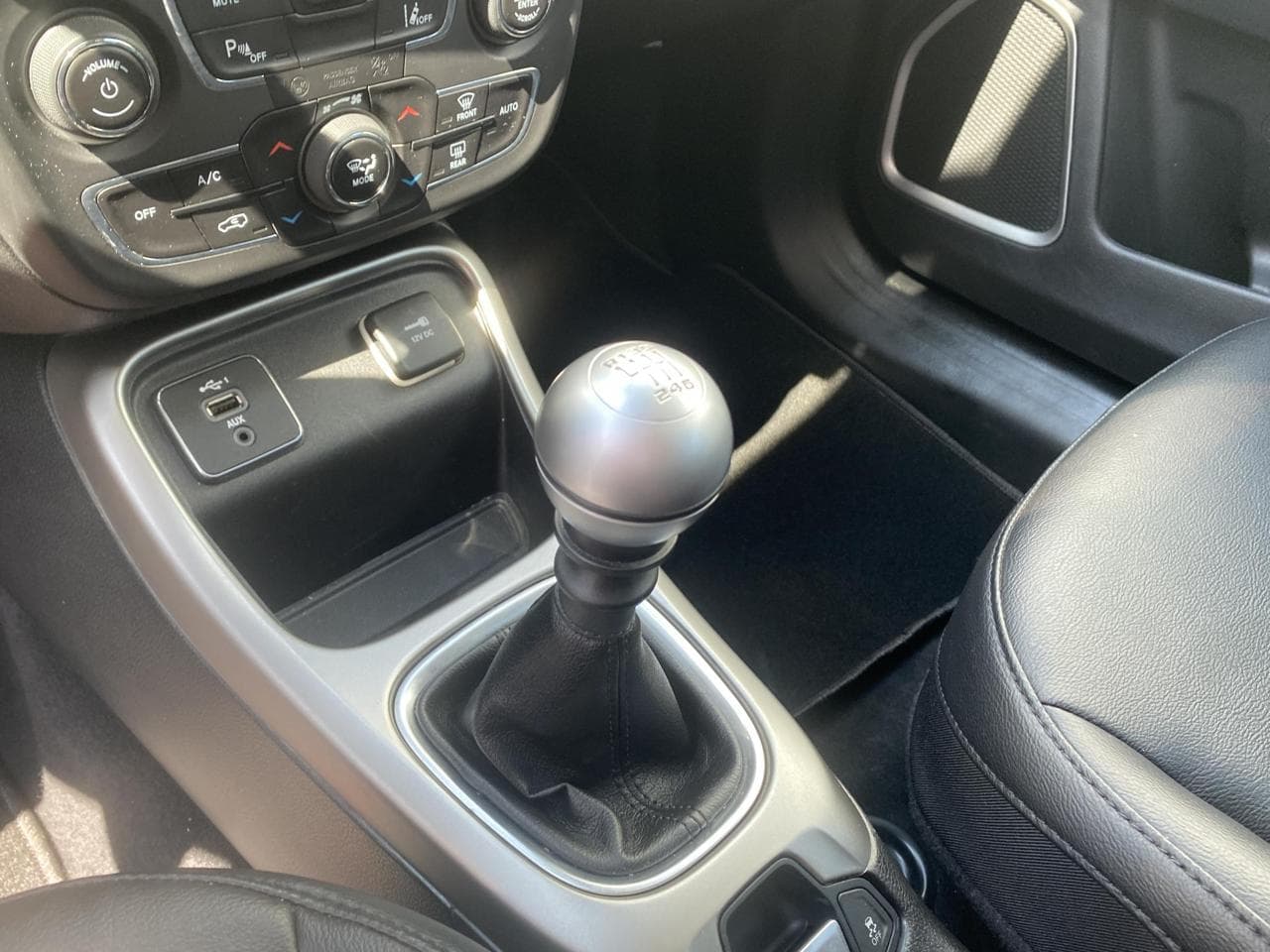 2019 Jeep COMPASS - 15