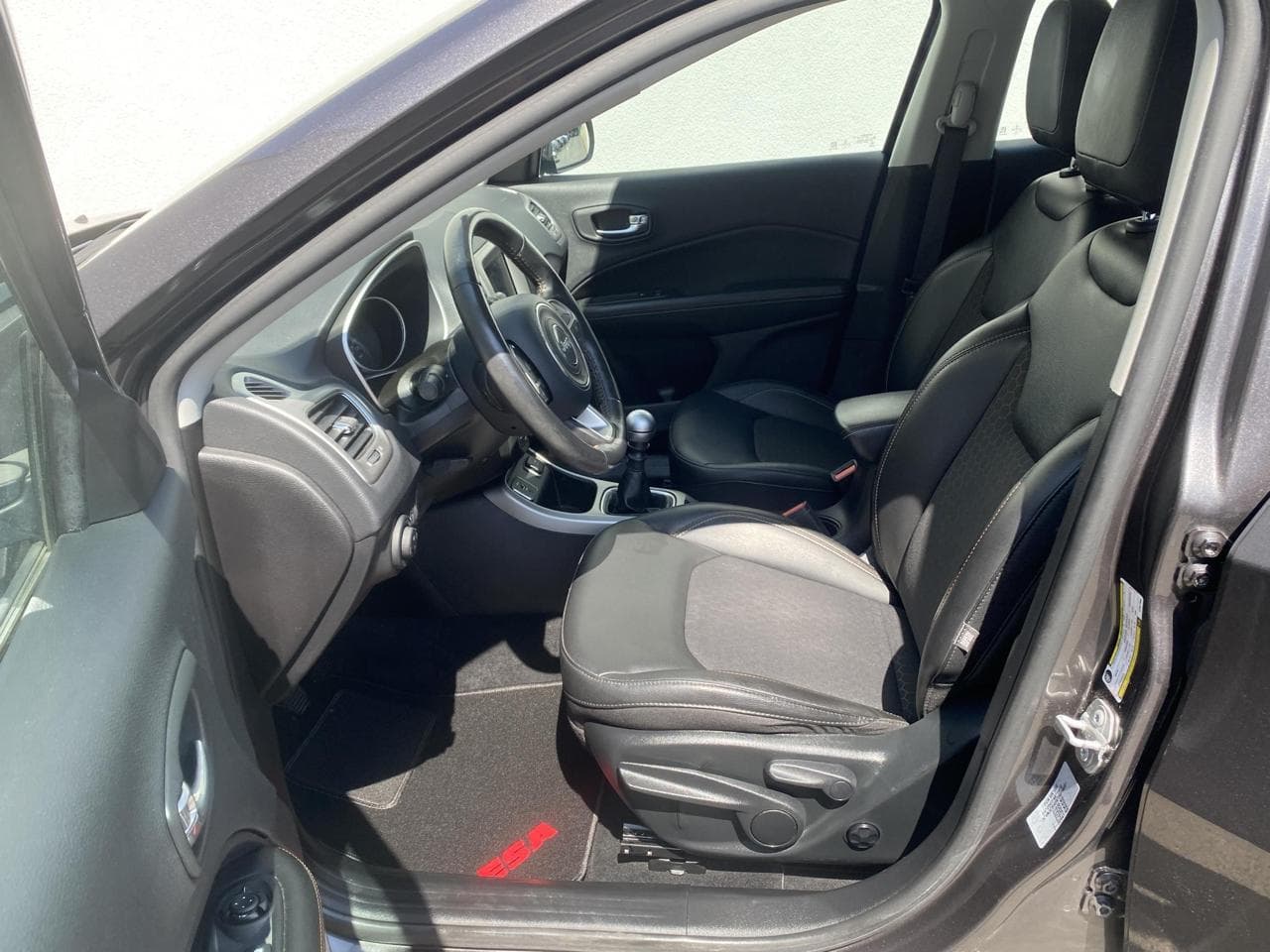 2019 Jeep COMPASS - 9