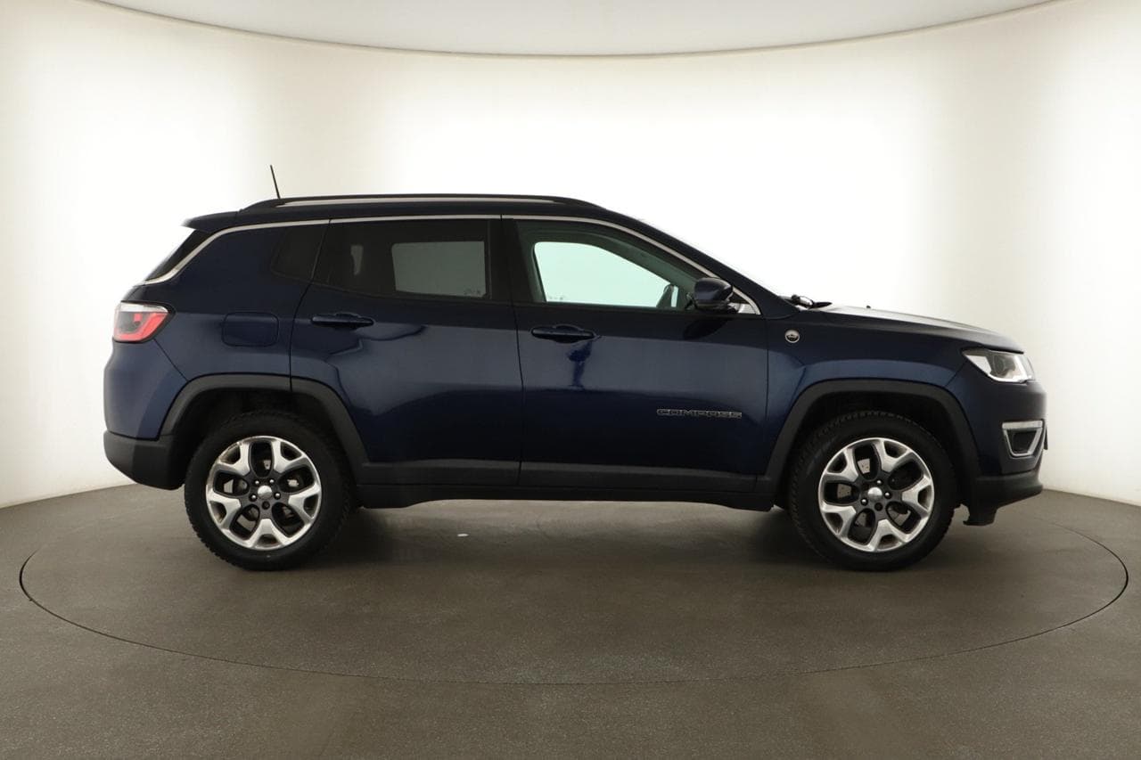 2017 Jeep COMPASS - 8