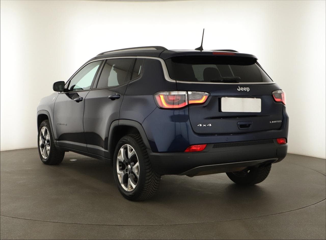 2017 Jeep COMPASS - 5