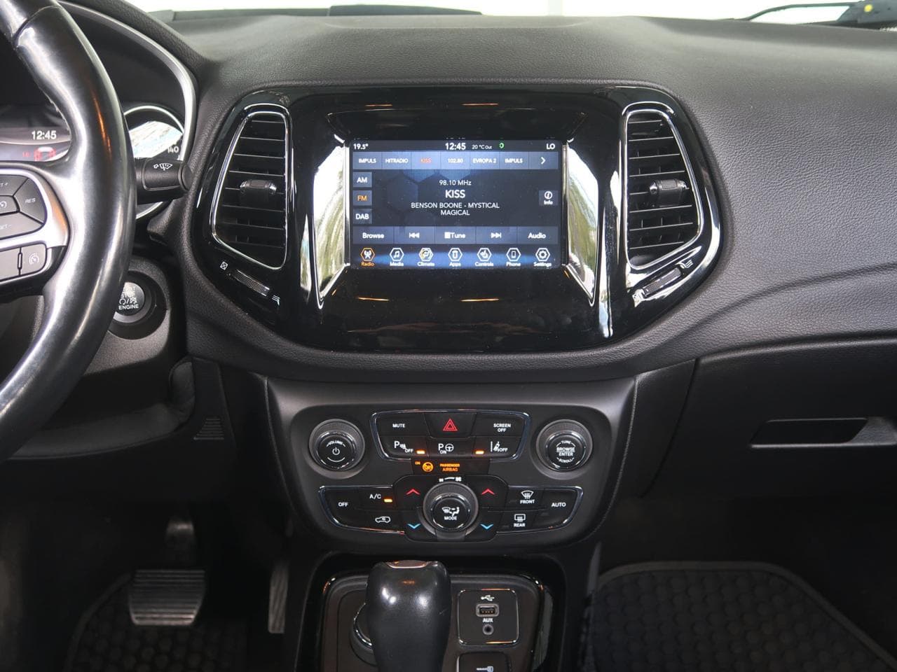 2018 Jeep COMPASS - 18