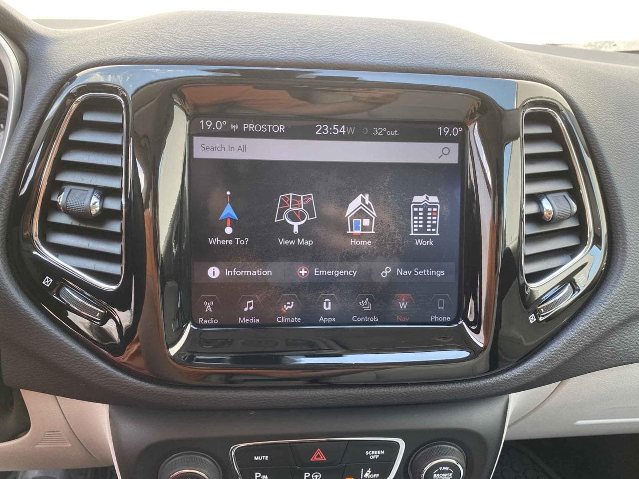 2018 Jeep COMPASS - 19