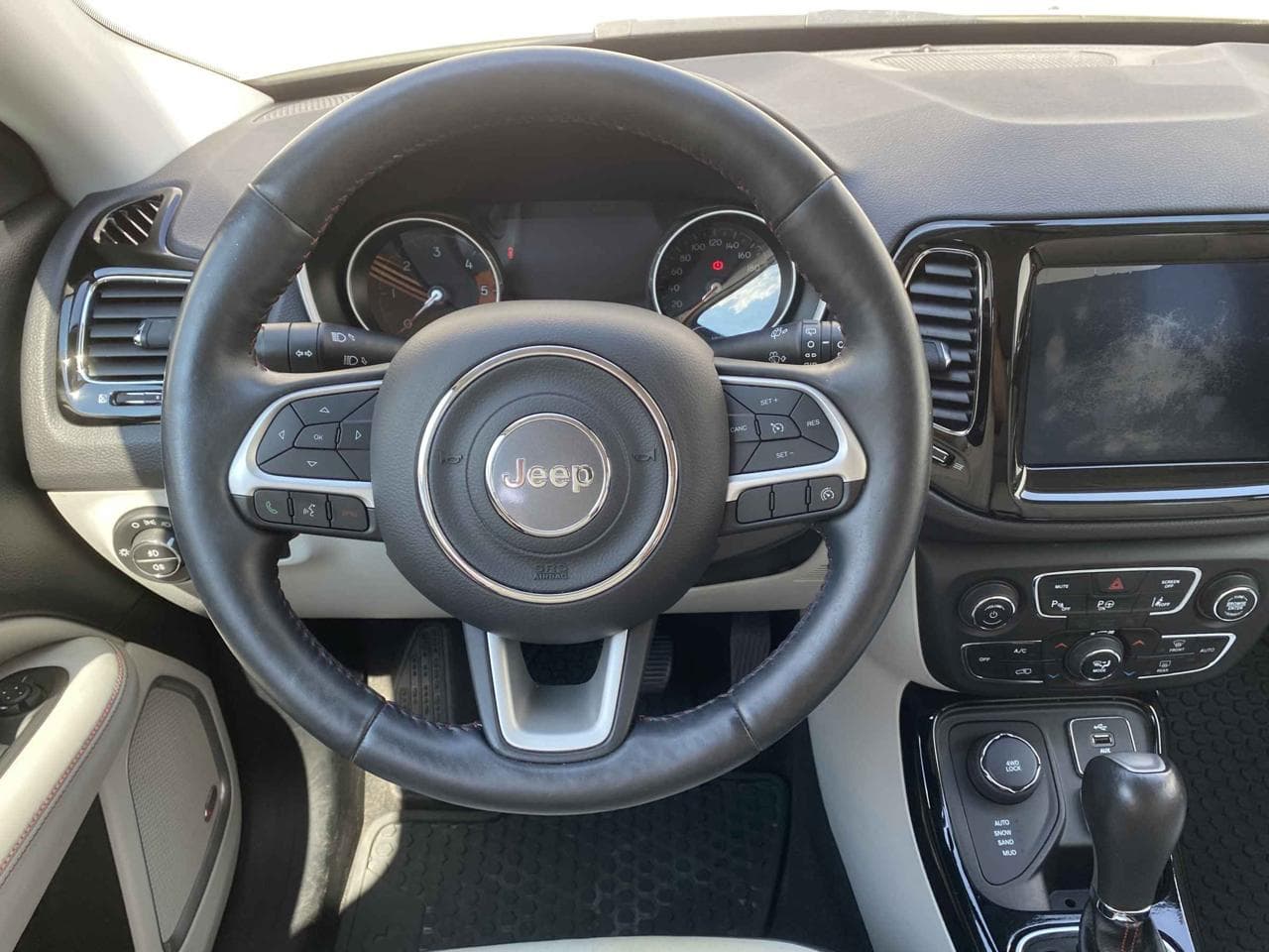 2018 Jeep COMPASS - 11