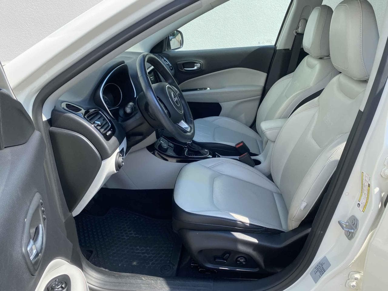 2018 Jeep COMPASS - 9