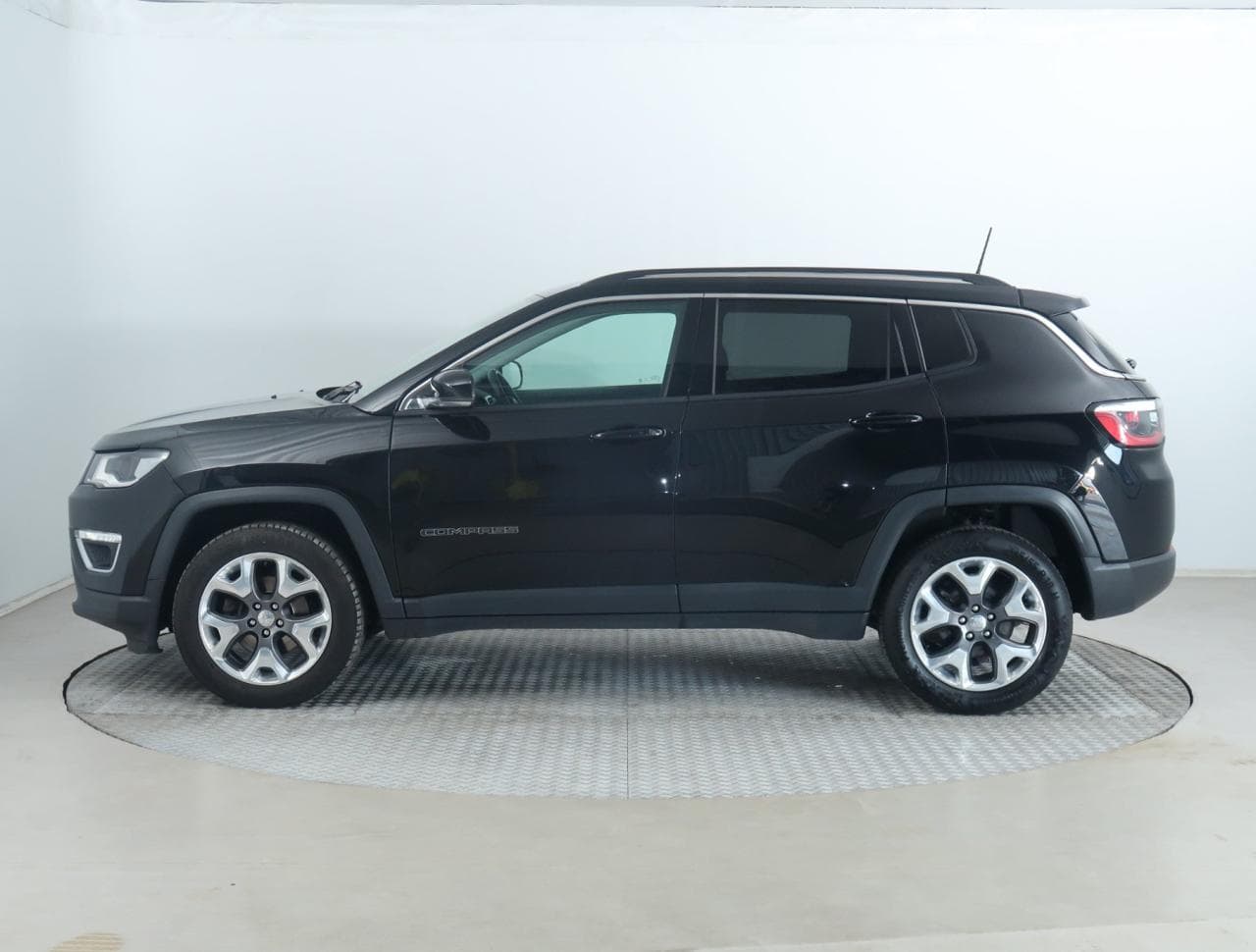 2019 Jeep COMPASS - 4