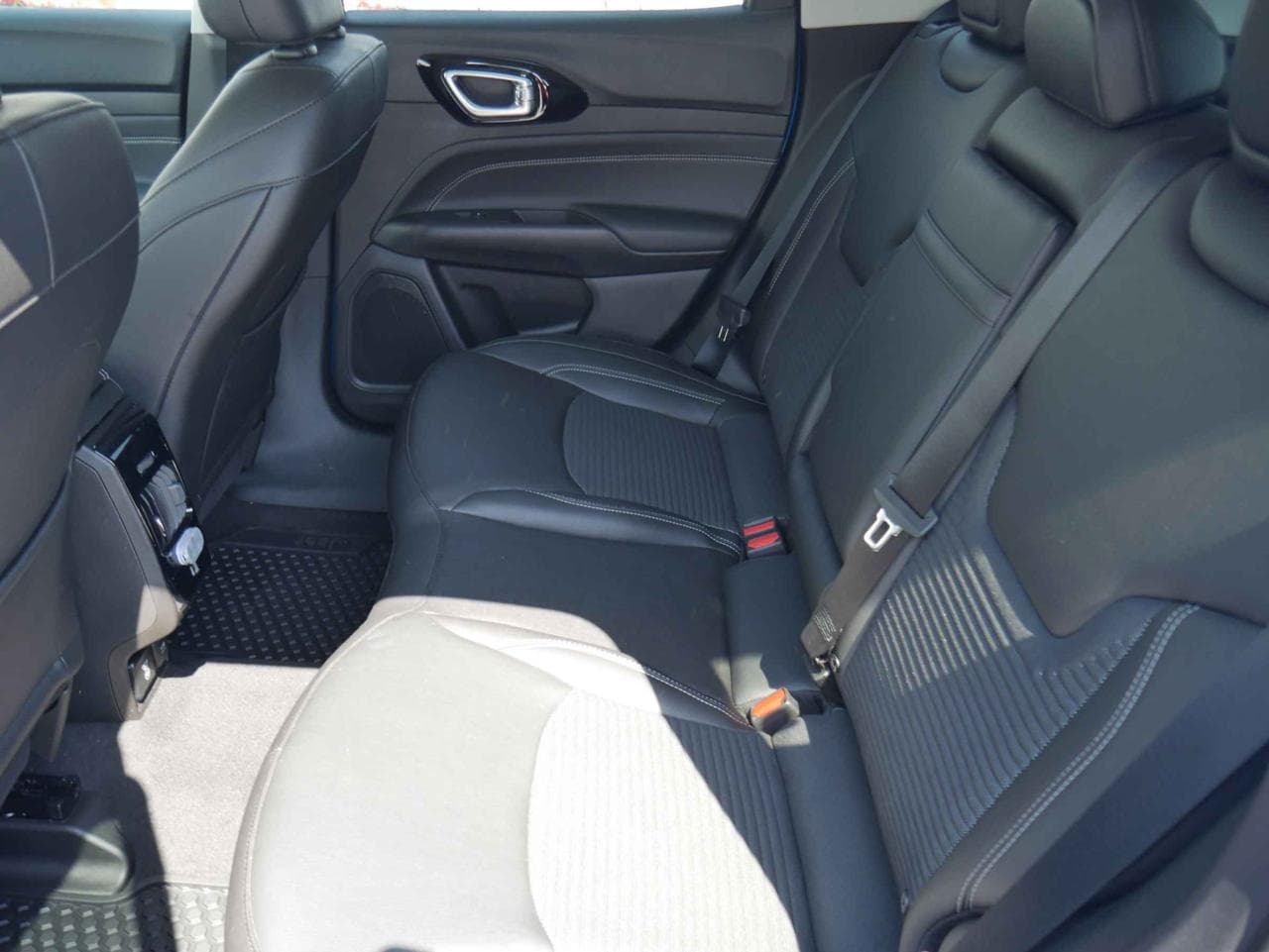 2021 Jeep COMPASS - 19