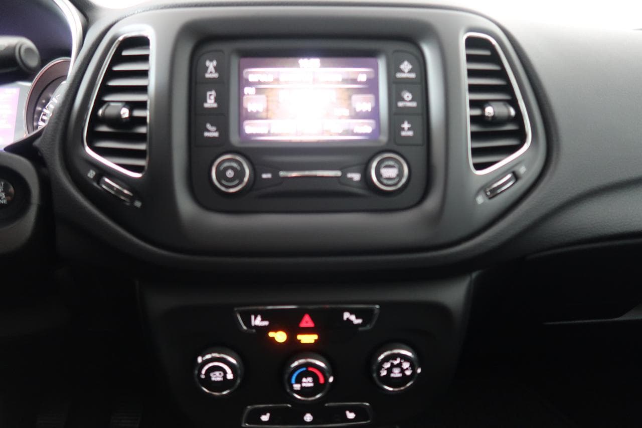 2018 Jeep COMPASS - 18
